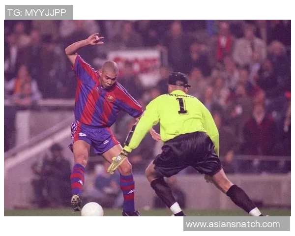 足球明星罗纳尔多键盘垫热销中助你提升游戏体验与办公舒适度